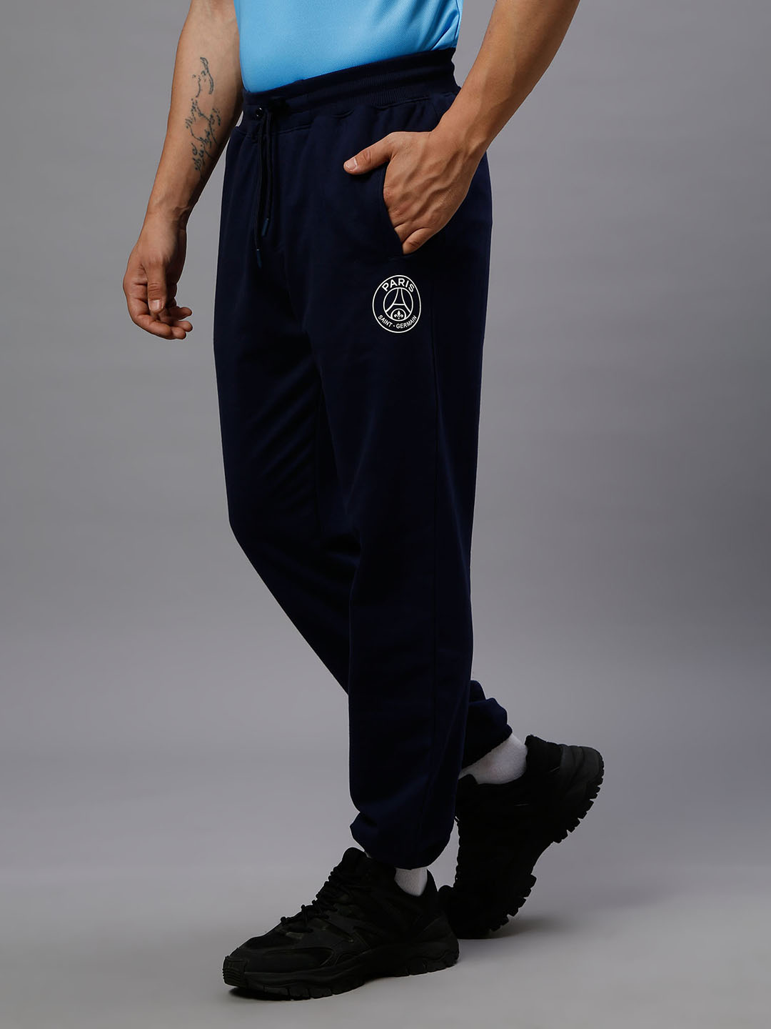 Paris Saint-Germain Men Navy Blue Logo Solid Mid-Rise Cotton Joggers (2)