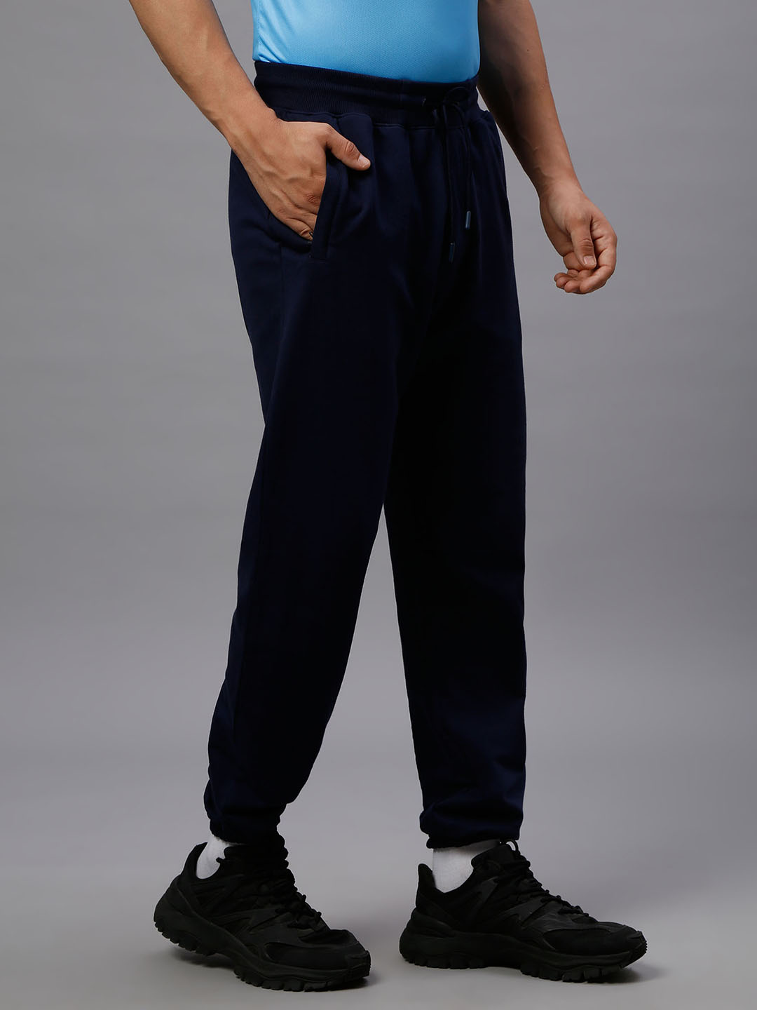 Paris Saint-Germain Men Navy Blue Logo Solid Mid-Rise Cotton Joggers (3)