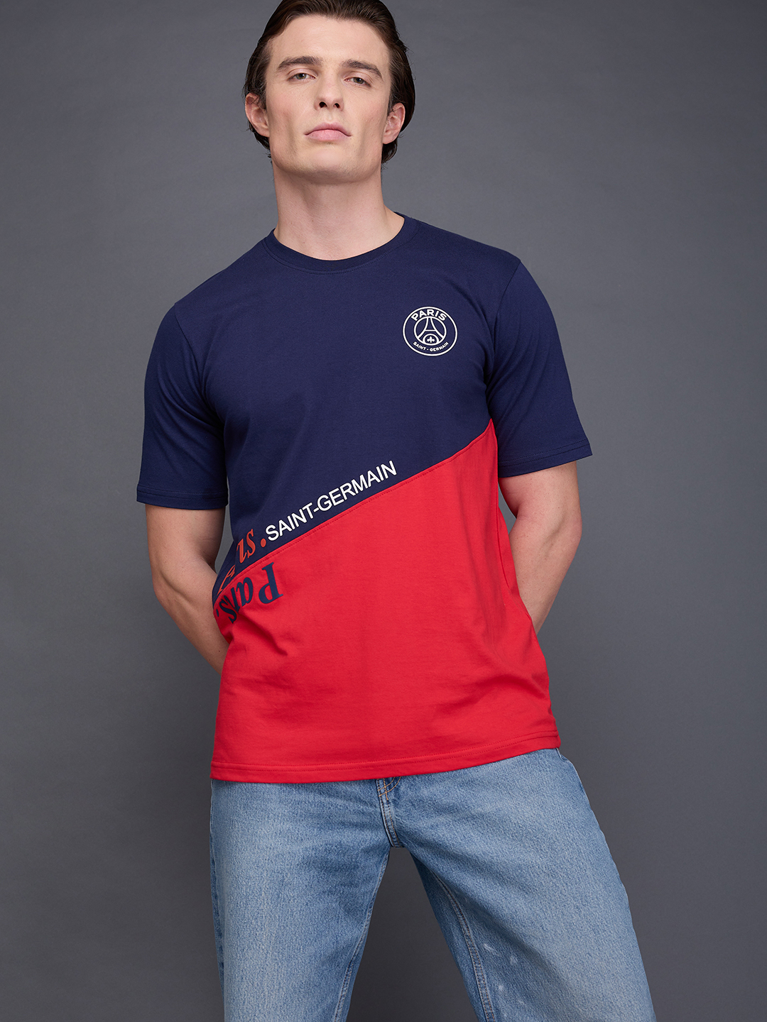 Paris Saint-Germain Men Red and Blue Colourblocked Round Neck Cotton T-shirt (2)
