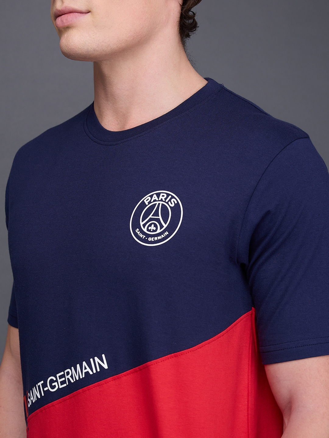 Paris Saint-Germain Men Red and Blue Colourblocked Round Neck Cotton T-shirt (6)