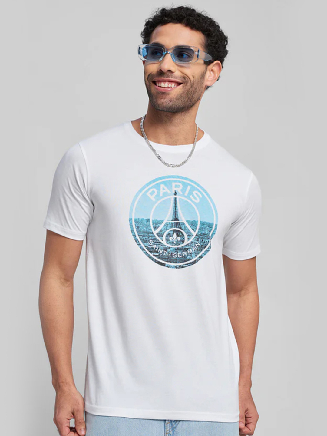 Men White and Blue Printed Round Neck T-Shirts