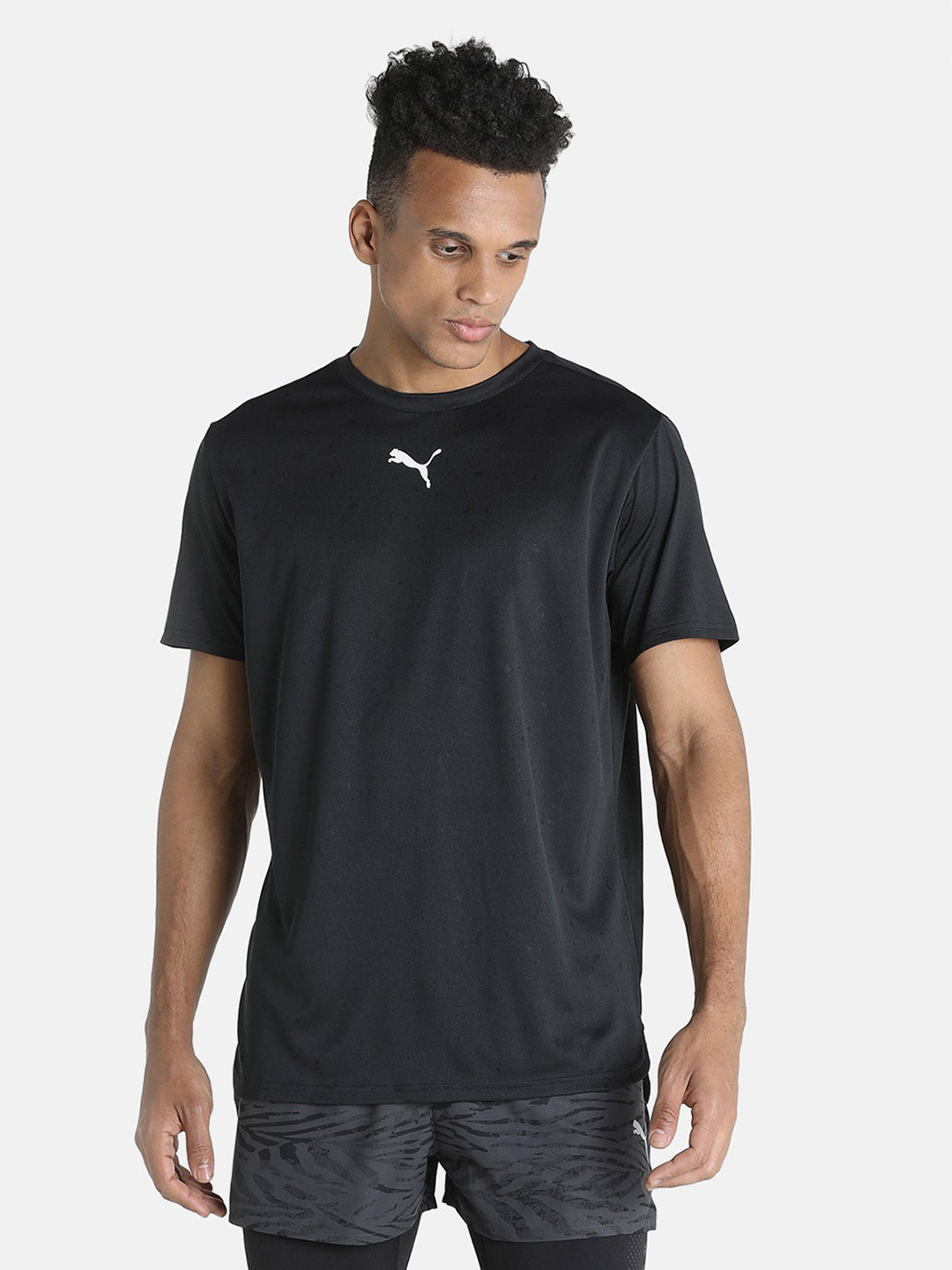 Men Black Solid Train Vent T-Shirts