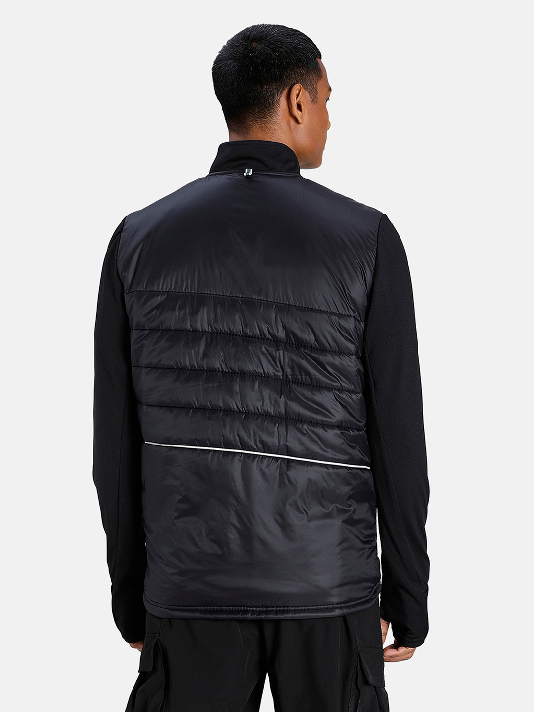 Puma Men Black & White Printed Run Elevated Padded Jackets (4)