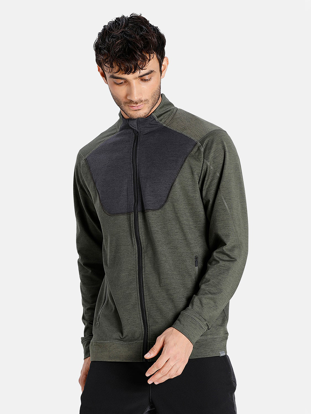 Puma Men Green Printed Train Cloudspun Full Zip Jackets (1)