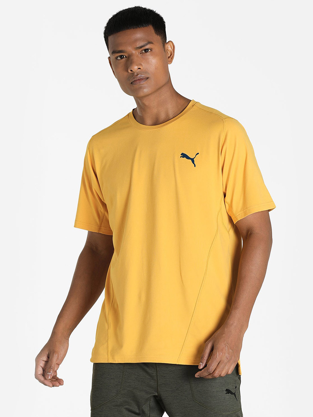 Puma Men Yellow Solid Train Cloudspun T-Shirts
