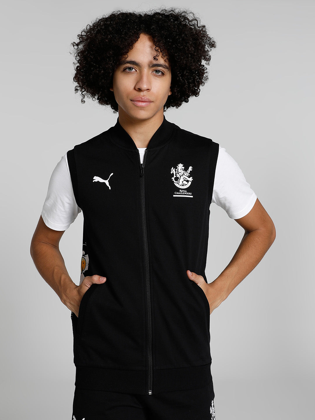 Men Black Printed Sleeveless Zip-Front Outdoor Jacket