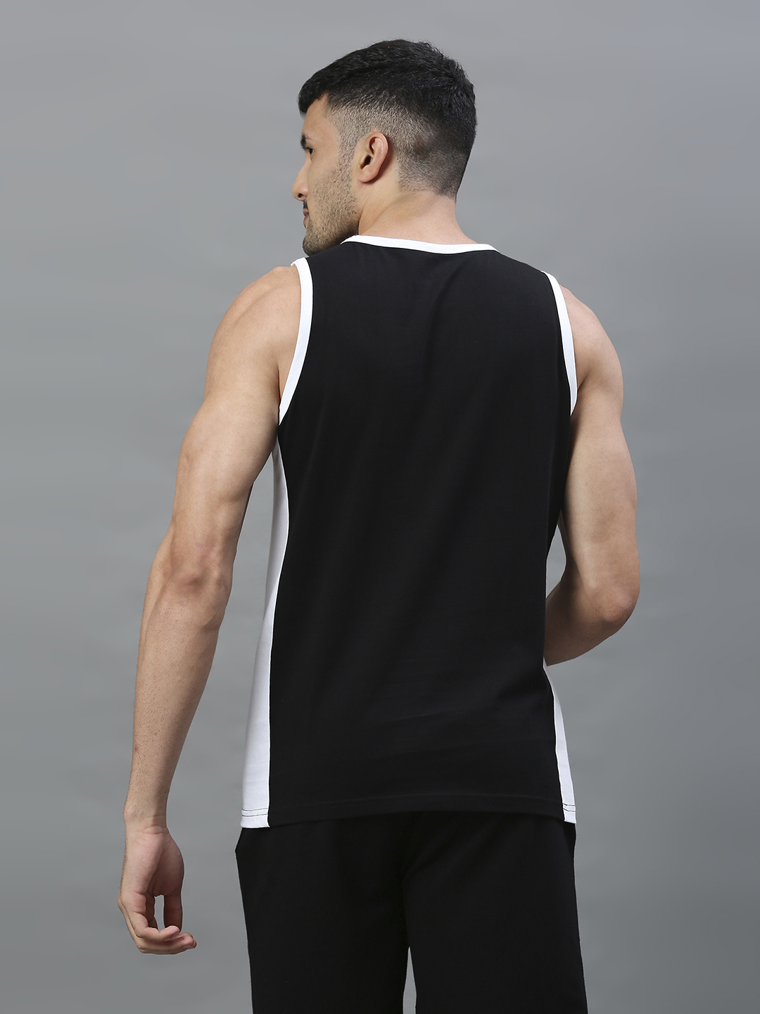 Punjab Kings Men Black and White Graphic Printed Sleeveless Round Neck Sports Vest (3)