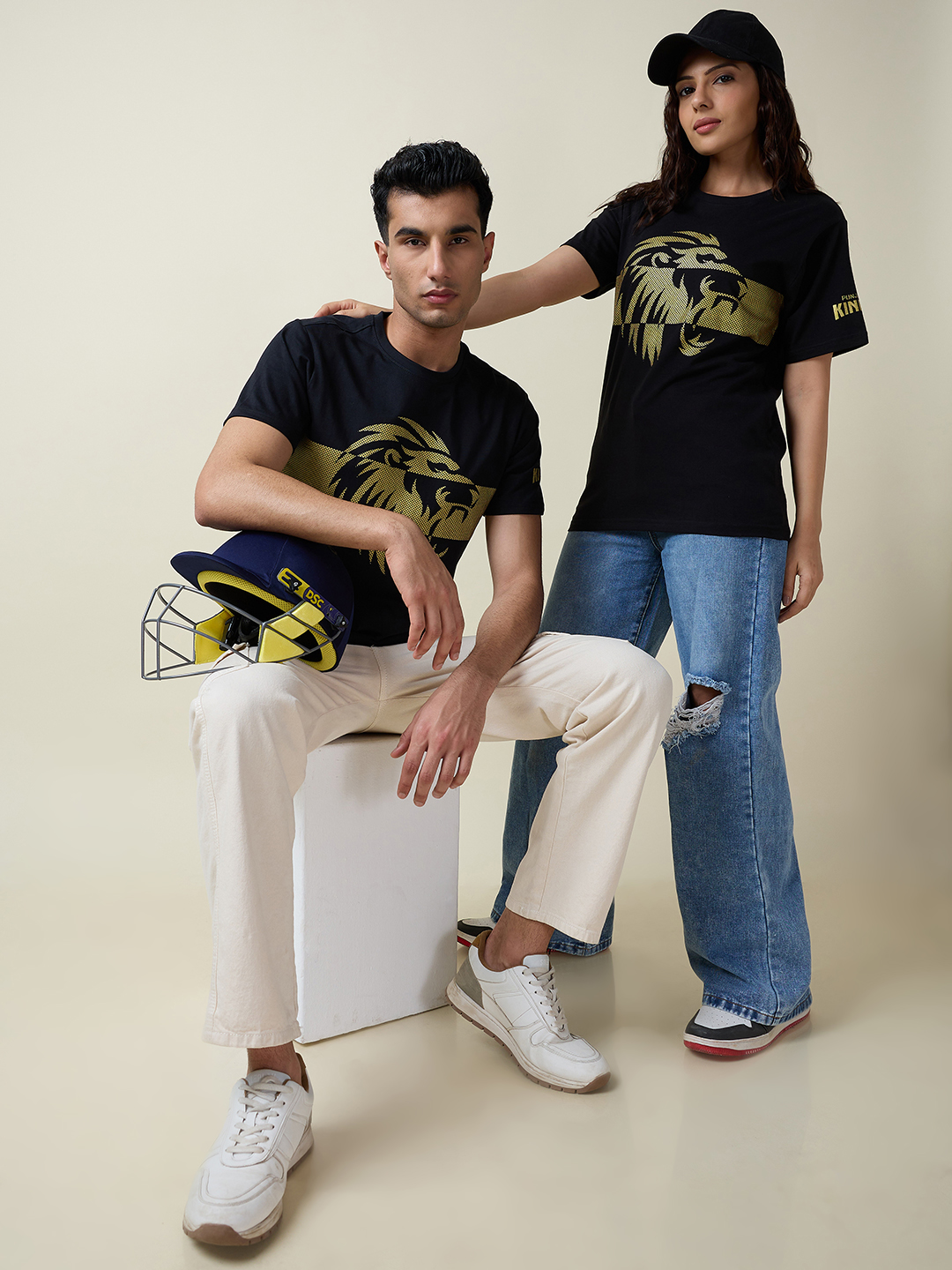 Men Black Graphic Printed Half Sleeves Round Neck Cotton T-Shirt