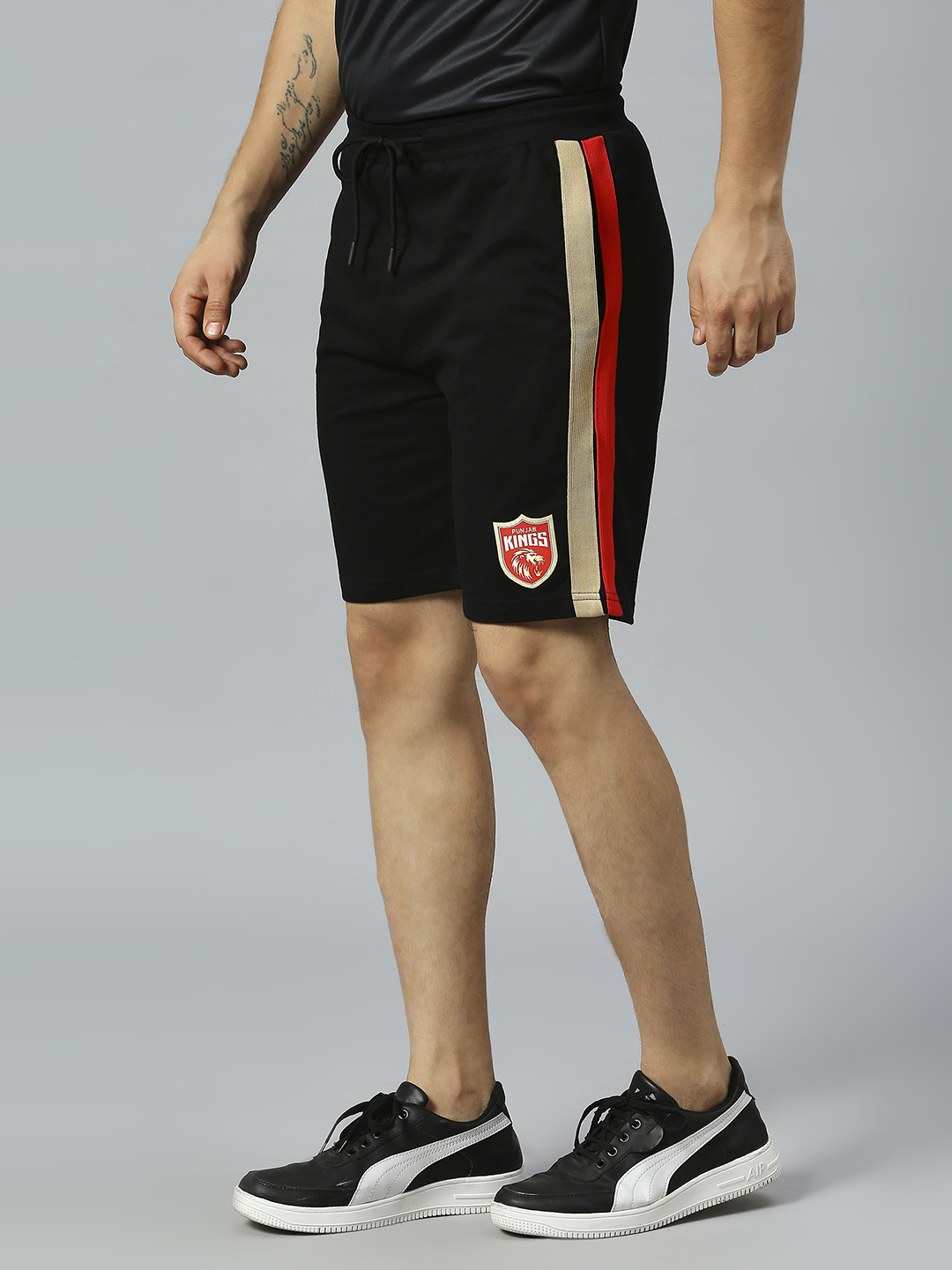 Punjab Kings Men Black Striped Printed Mid-Rise Cotton Sports Shorts (2)