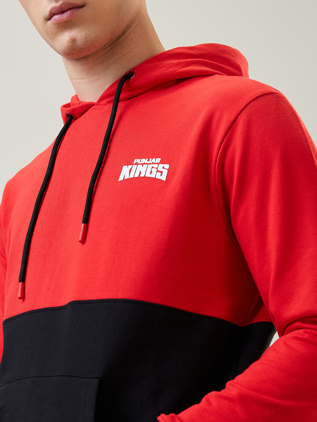 Punjab Kings Men Red and Black Colourblocked Full Sleeves Hooded Sweatshirt (7)