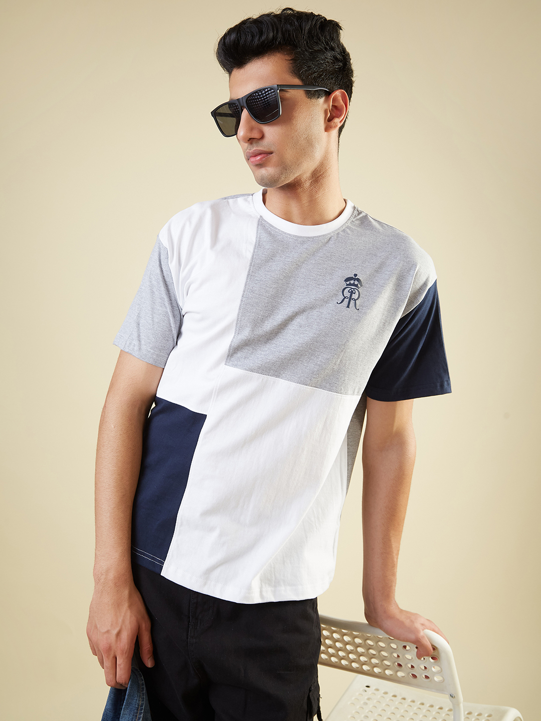 Men Colourblocked Half Sleeves Round Neck Oversized T-Shirt