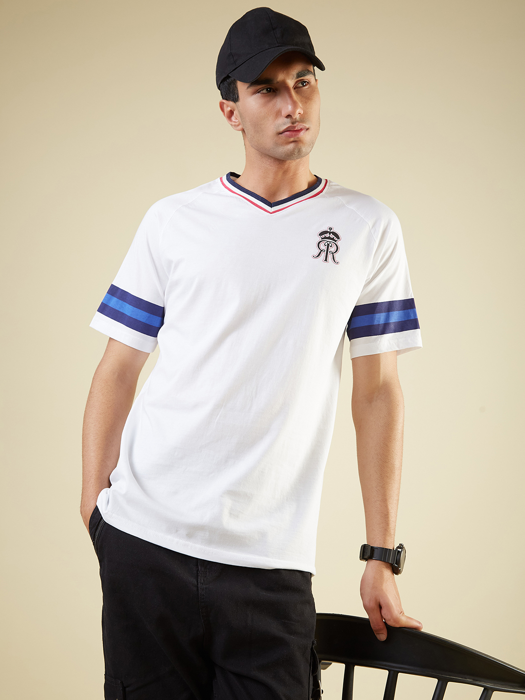 Rajasthan Royals Men White and Navy Blue Half Sleeves V-Neck Samson 11 Printed Oversized T-Shirt (2)