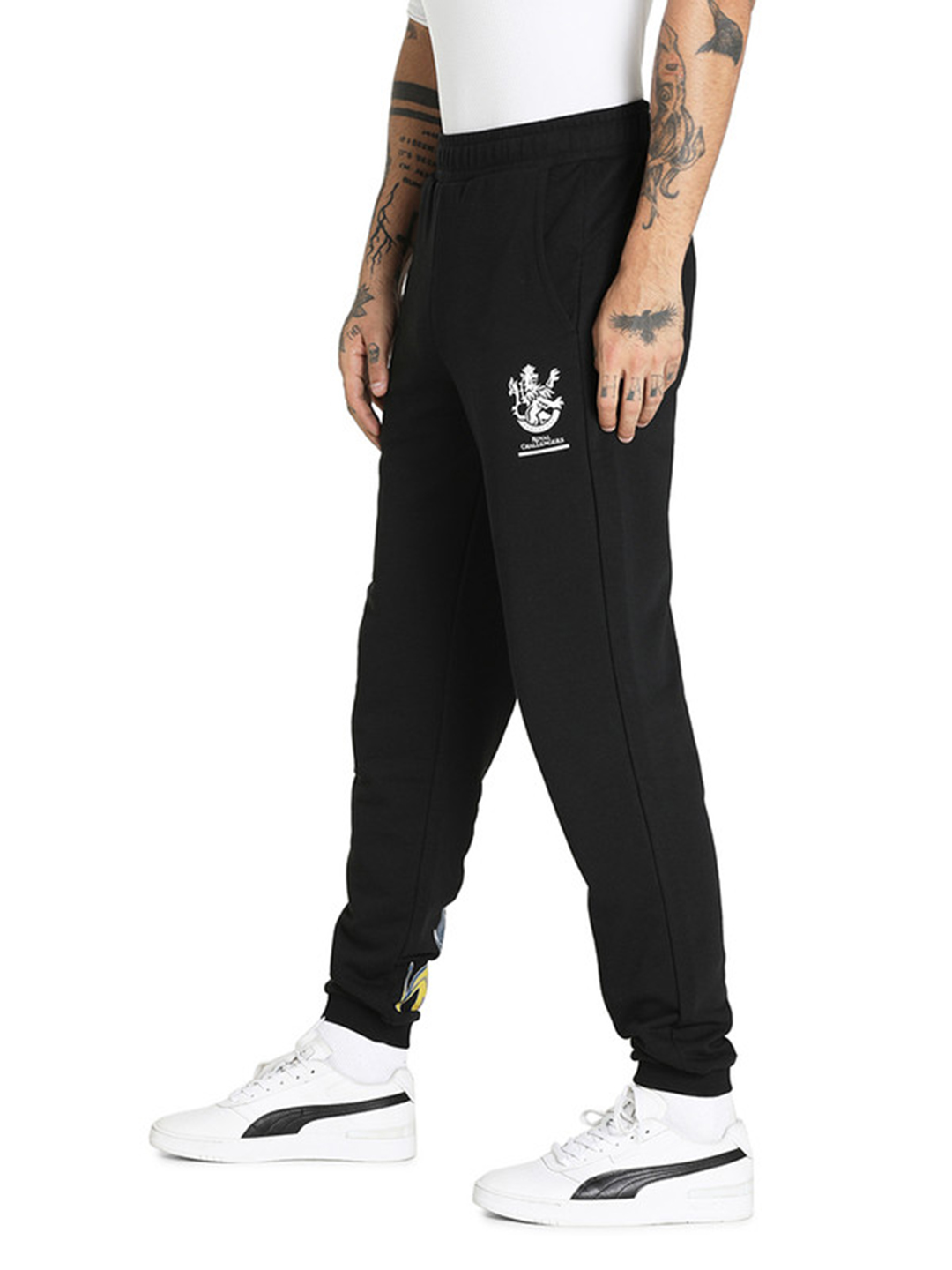 Royal Challengers Bangalore Men Black Graphic Printed Mid-Rise Training Regular Fit Joggers (2)