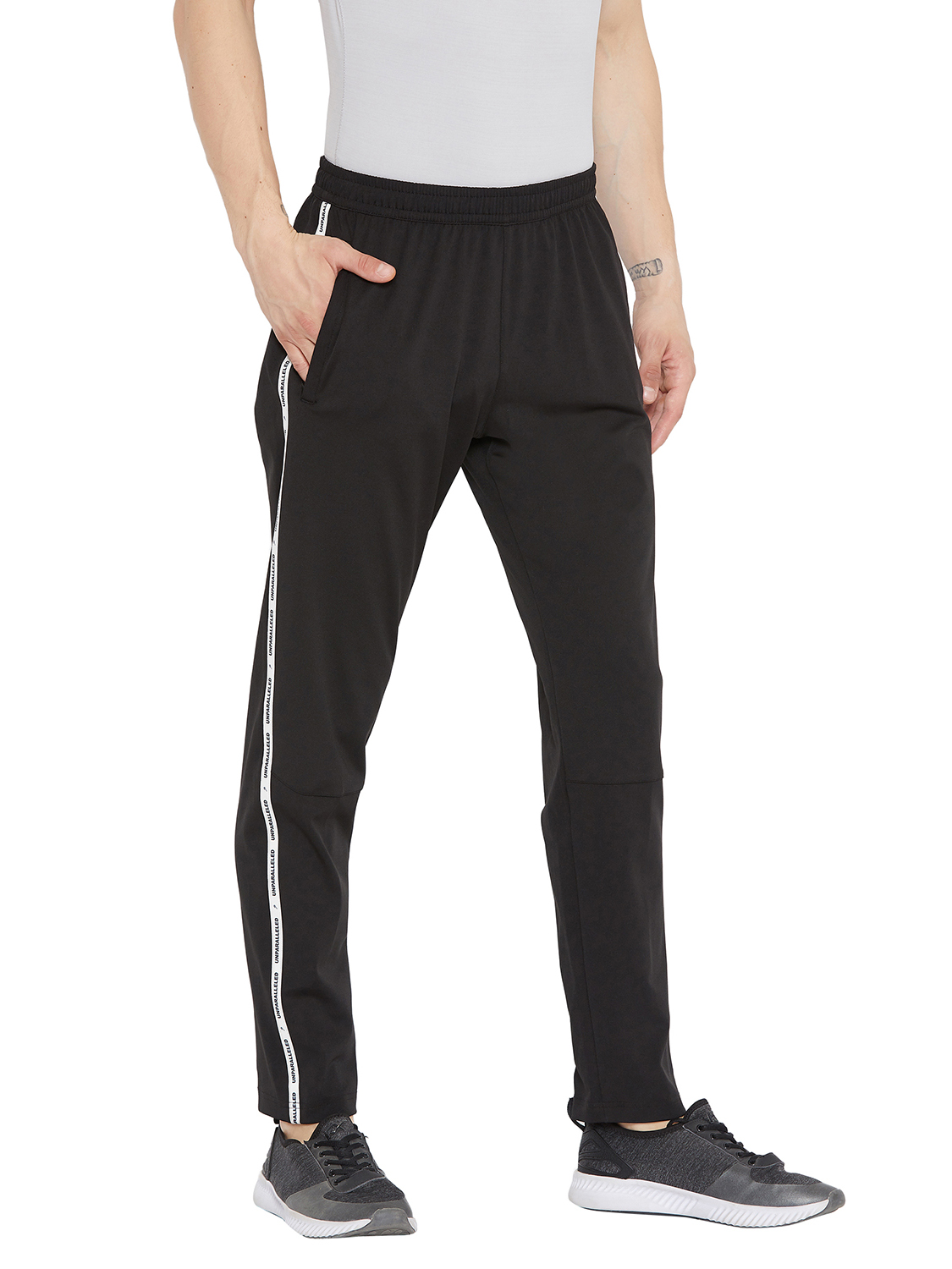 SG Men Black Printed Polyester Regular Fit Track Pants (3)
