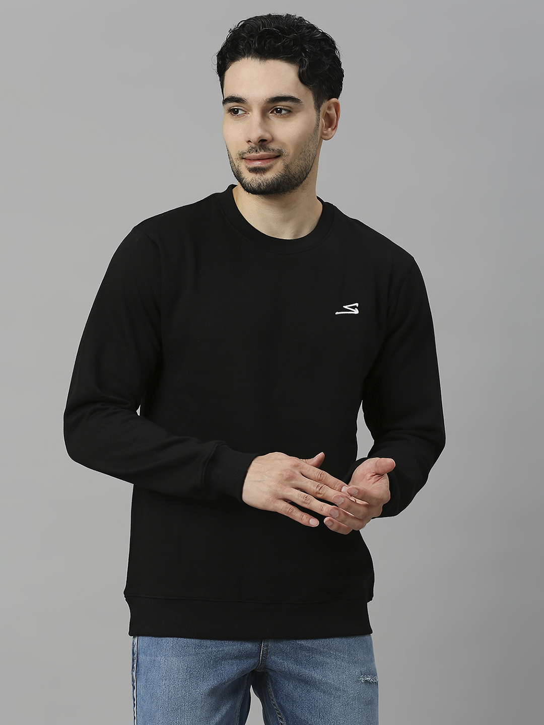 Men Black Solid Long Sleeves Round Neck Sweatshirts