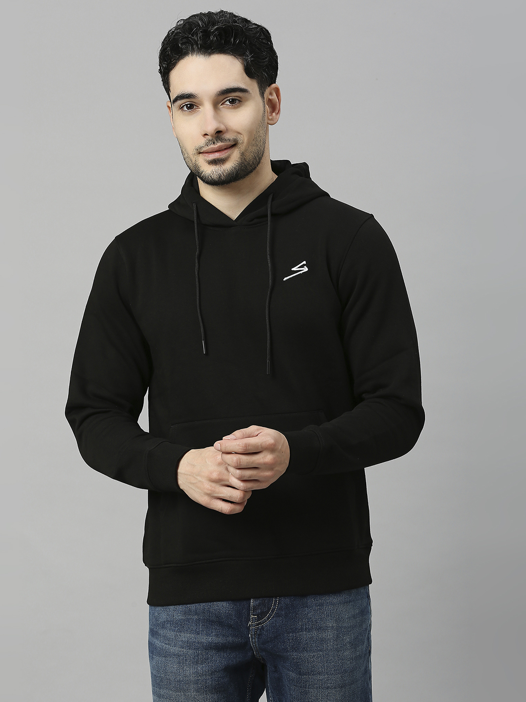 Men Black Solid Long Sleeves Round Neck Sweatshirts