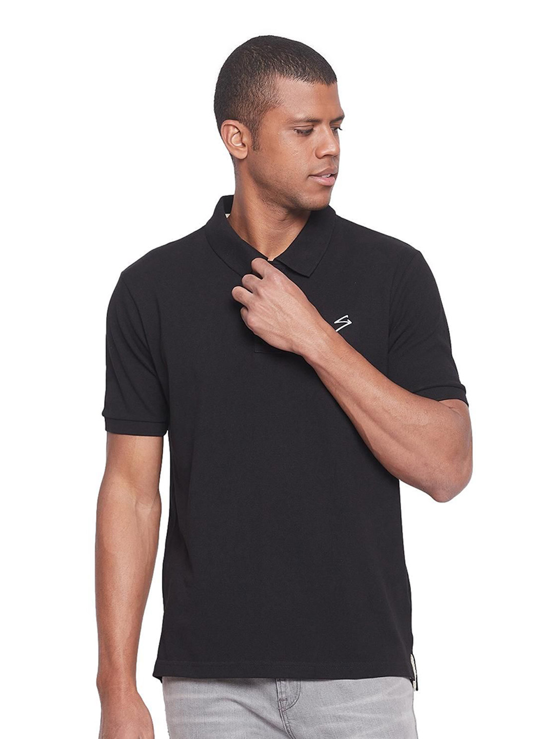 Men Black Solid Short Sleeves Polo Collar T-Shirts