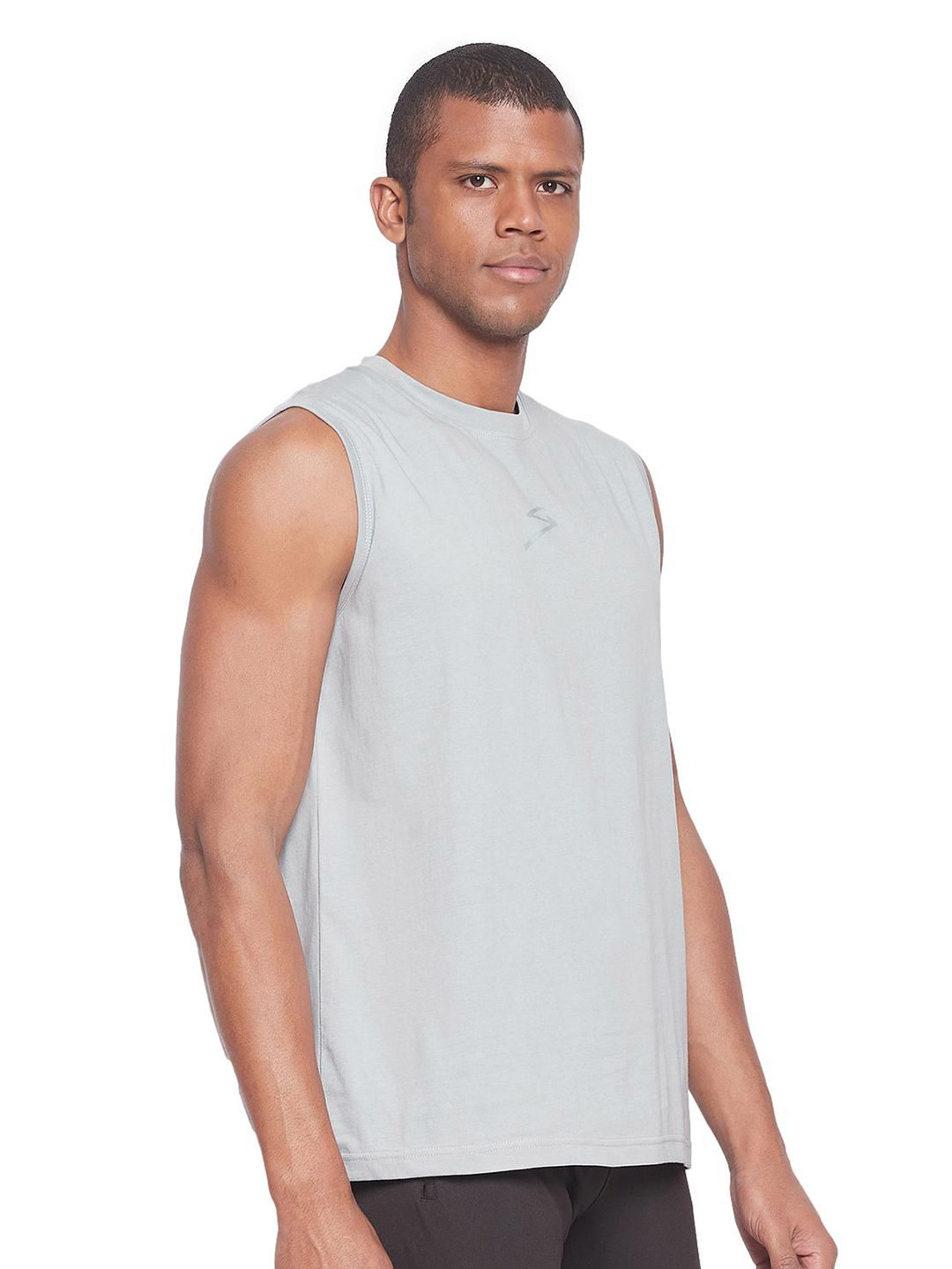 Men Grey Solid Sleeveless Round Neck vests