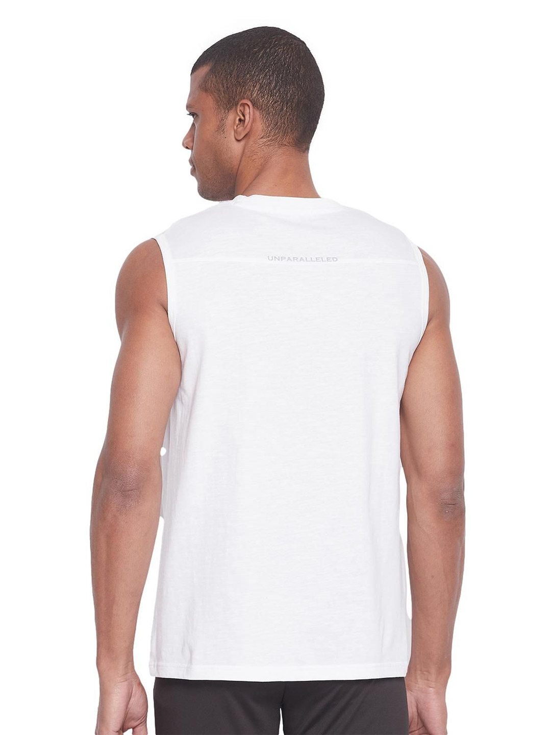 SG Men White Solid Sleeveless Round Neck vests (2)