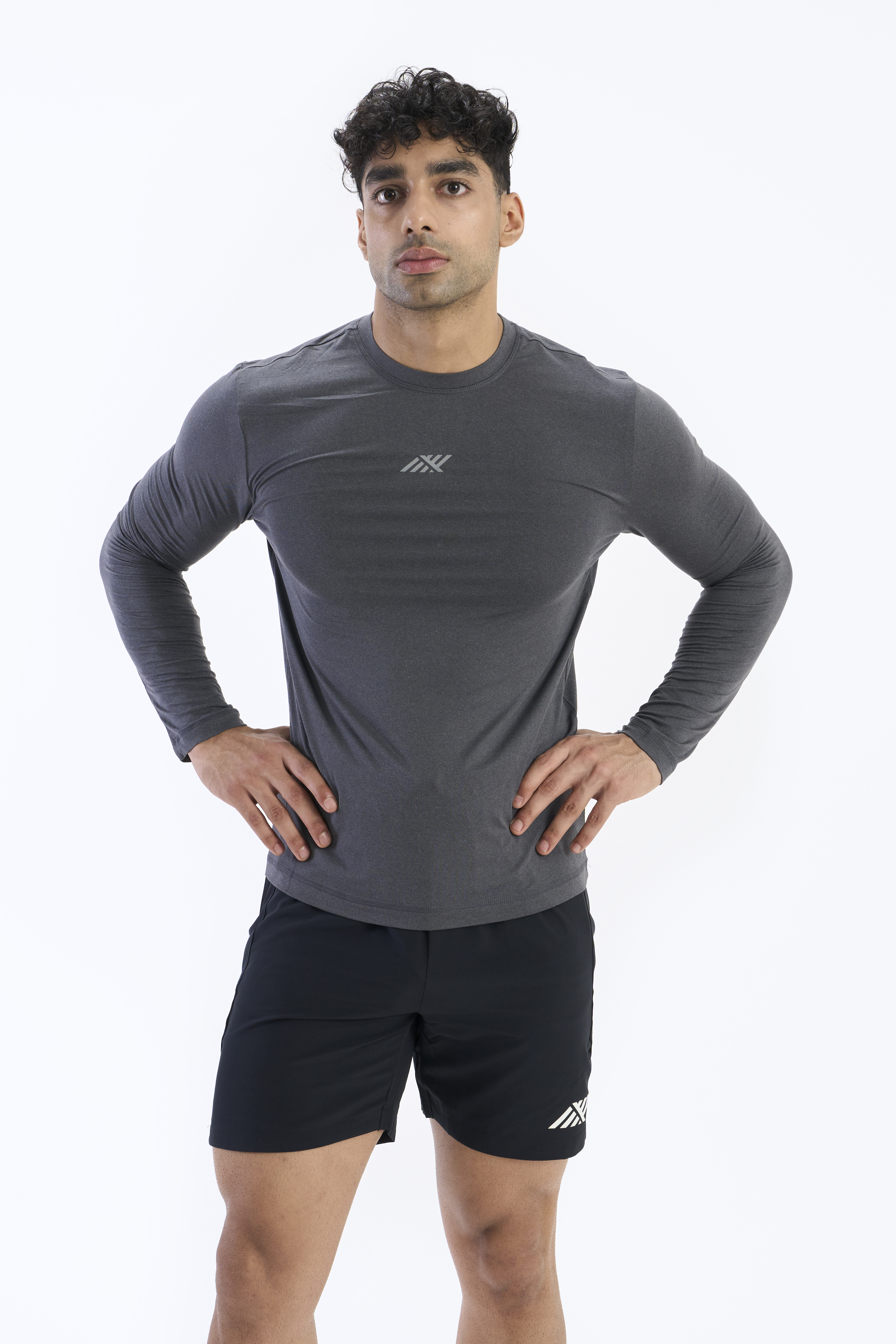 SIX5SIX Circuit Men's Full Sleeves Training T-Shirt in Black 