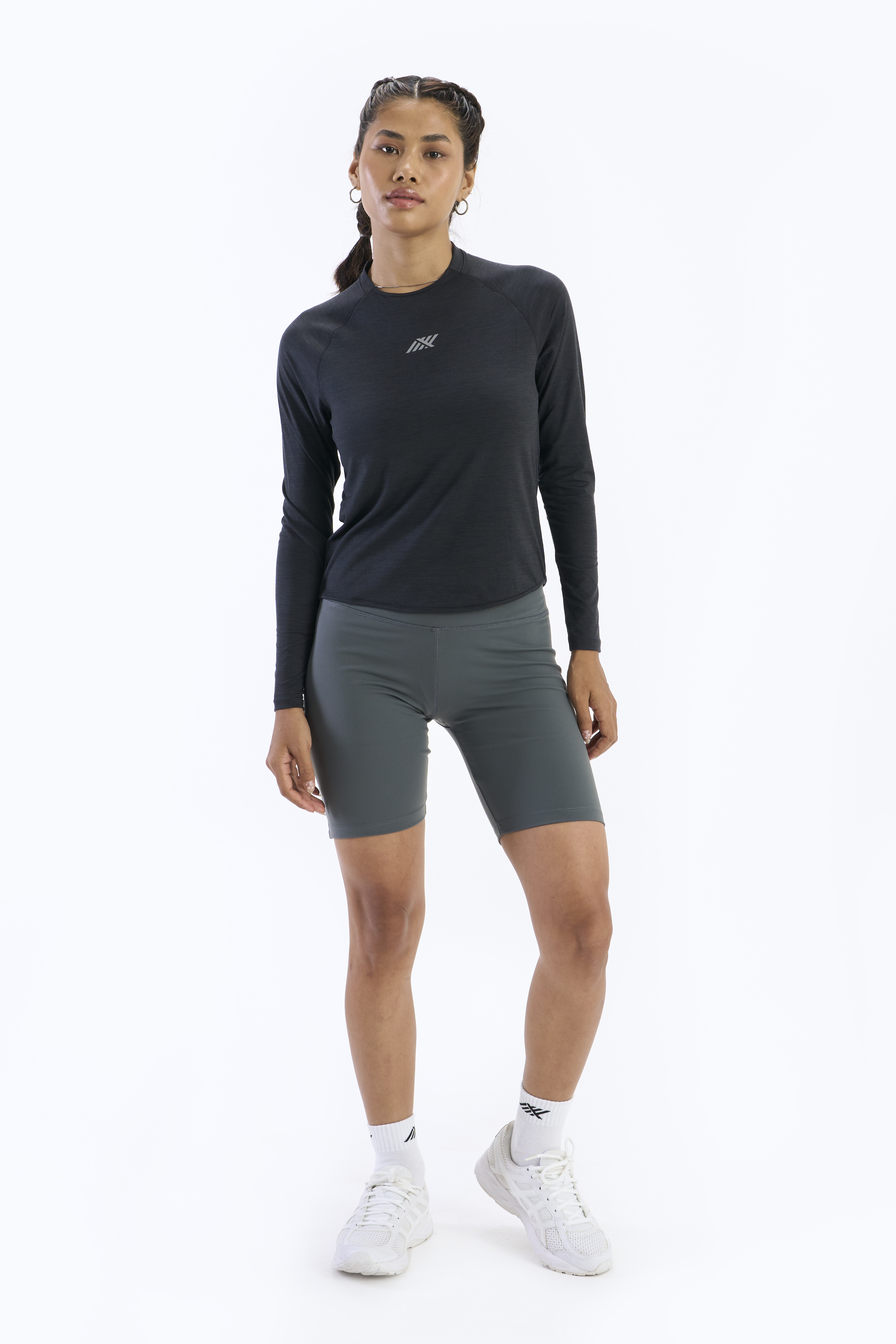 SIX5SIX Growth Women's Full Sleeves Training T-Shirt in Black (3)