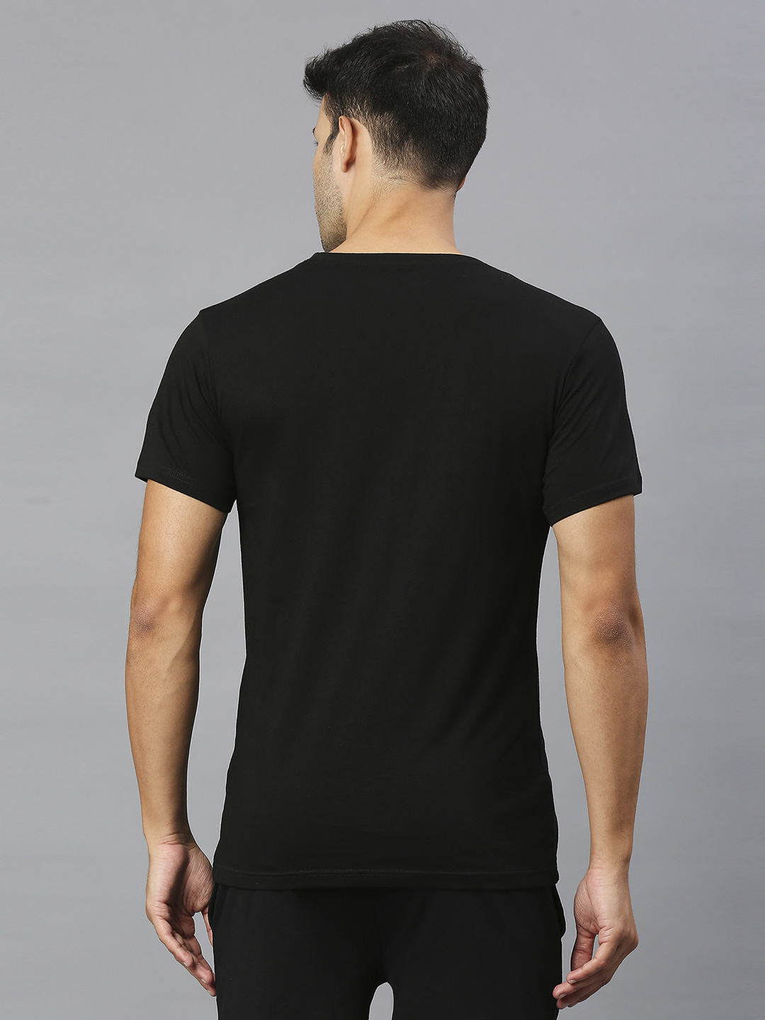 Sunrisers Hyderabad Men Black Graphic Printed Half Sleeves Round Neck Cotton T-Shirt (2)
