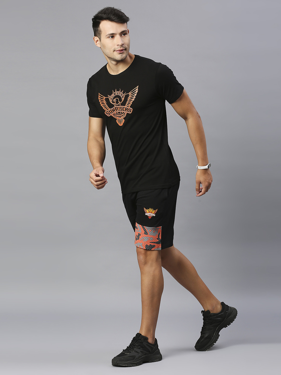 Sunrisers Hyderabad Men Black Graphic Printed Half Sleeves Round Neck Cotton T-Shirt (4)