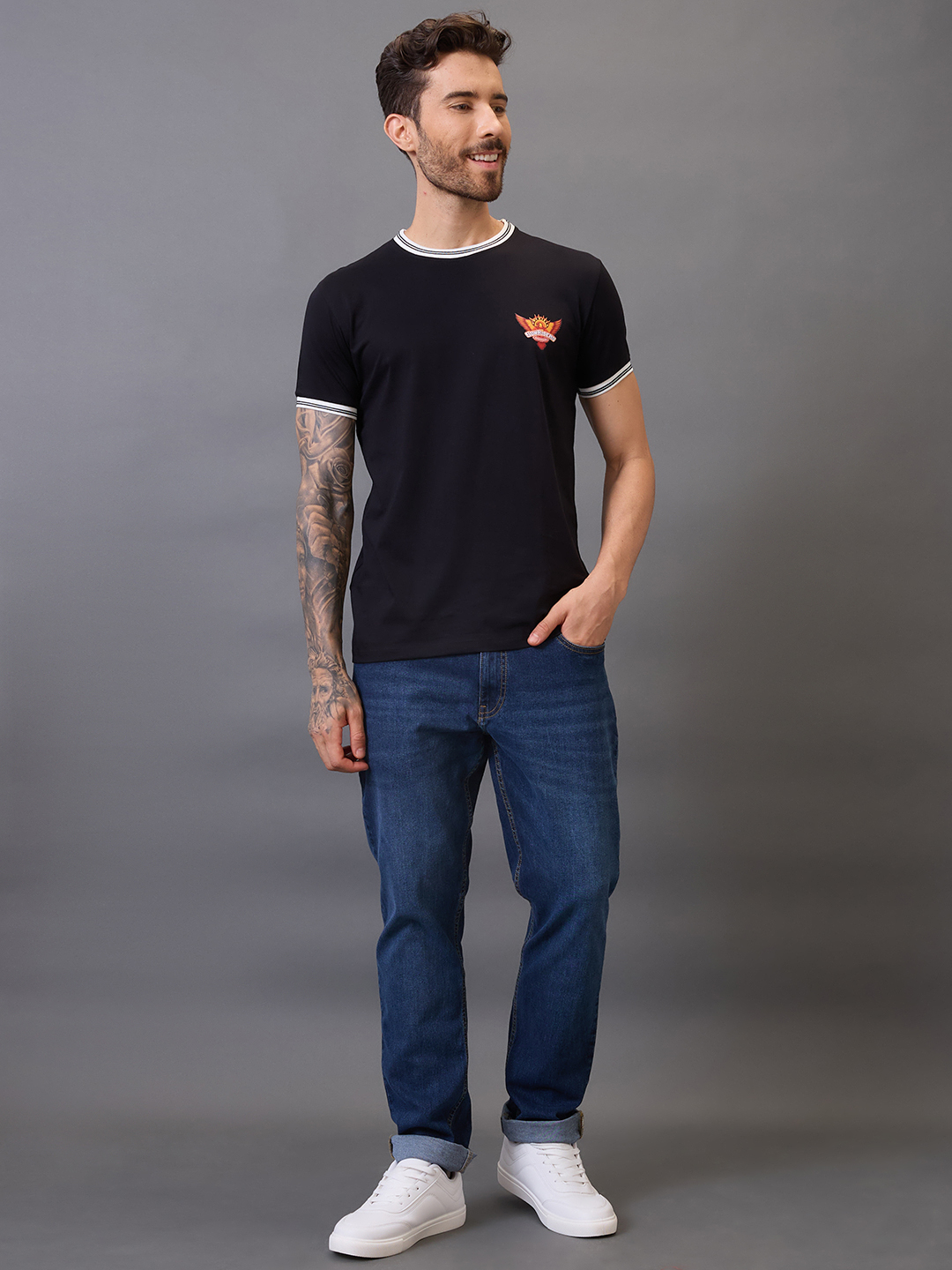 Sunrisers Hyderabad Men Black Logo Printed Half Sleeves Round Neck Cotton T-Shirt (5)