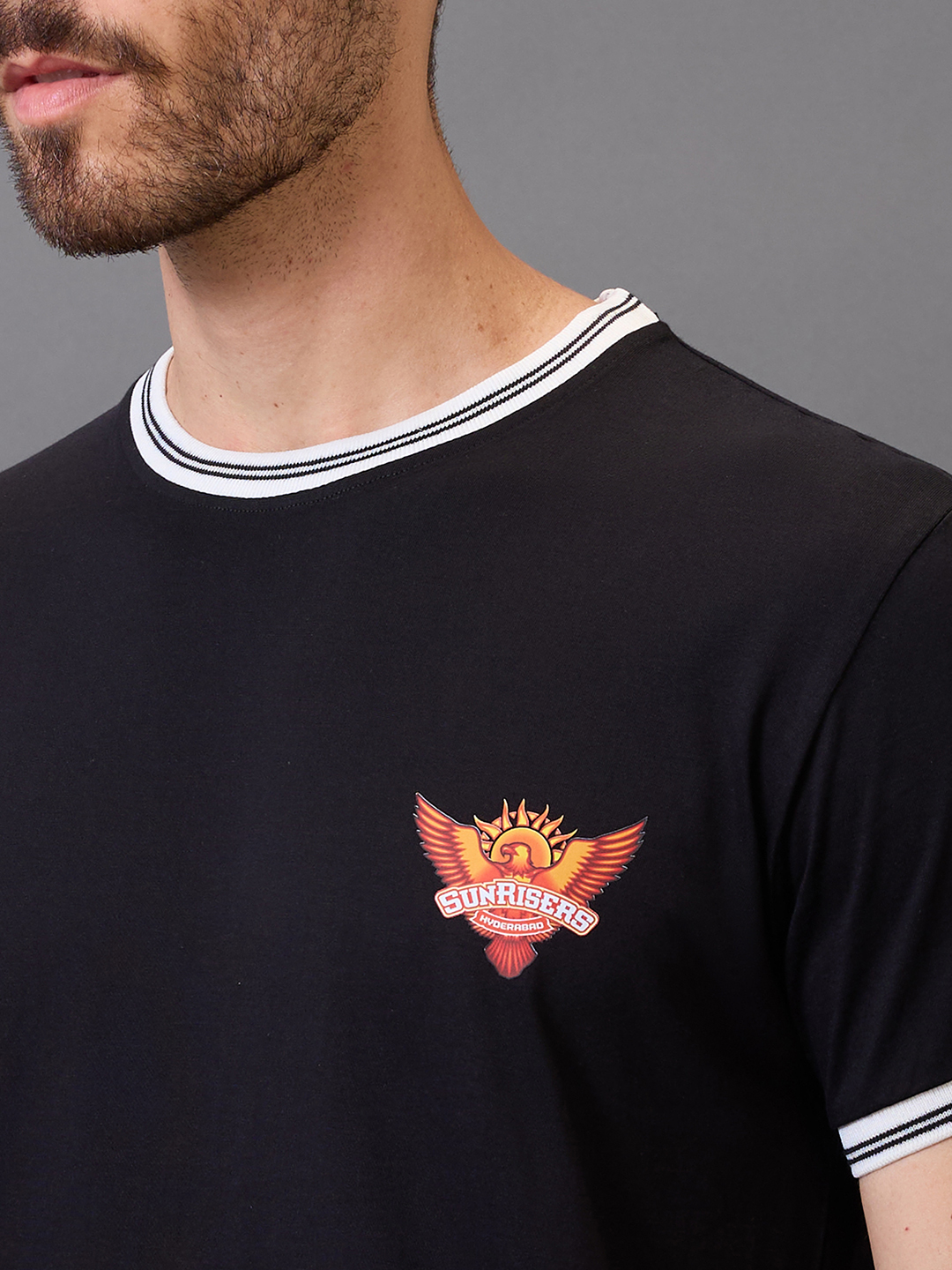 Sunrisers Hyderabad Men Black Logo Printed Half Sleeves Round Neck Cotton T-Shirt (2)