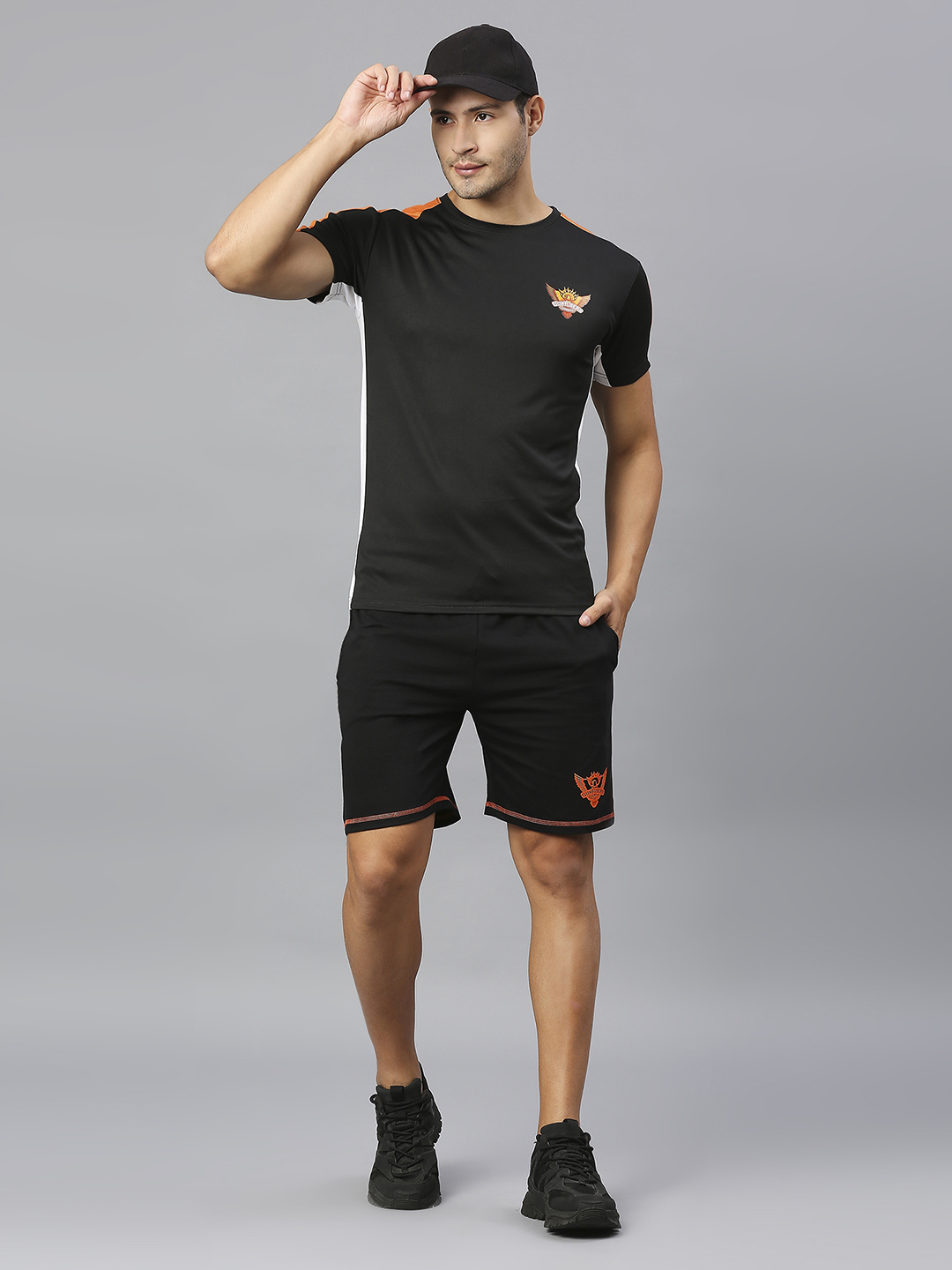 Sunrisers Hyderabad Men Black Logo Printed Mid-Rise Basic Cotton Sports Shorts (4)