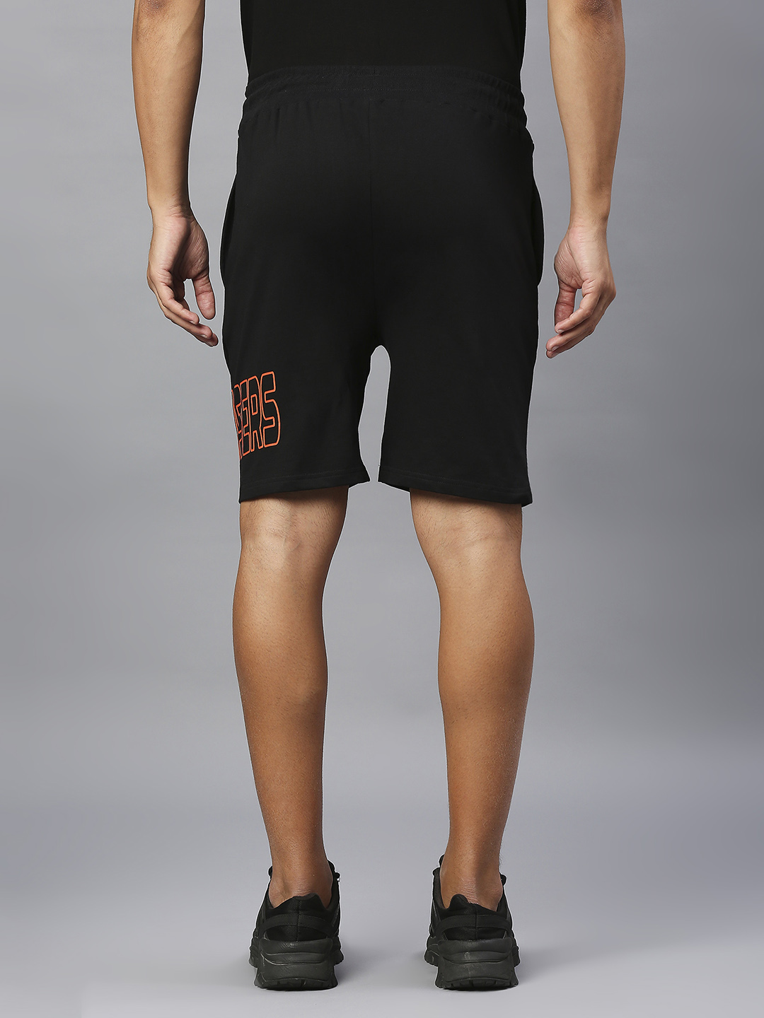 Sunrisers Hyderabad Men Black Printed Mid-Rise Cotton Sports Shorts (2)