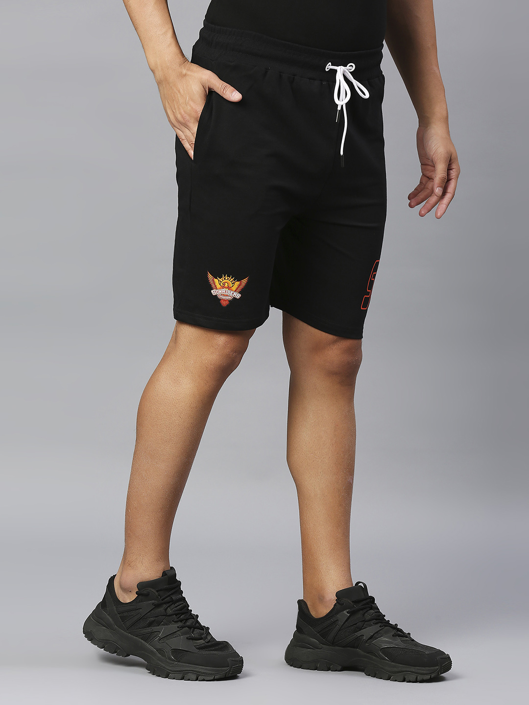 Sunrisers Hyderabad Men Black Printed Mid-Rise Cotton Sports Shorts (3)