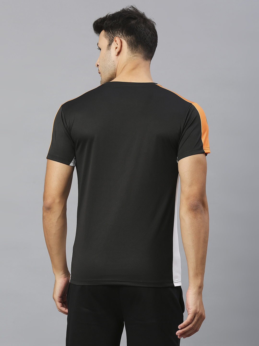 Sunrisers Hyderabad Men Black Solid Half Sleeves Round Neck Cotton T-Shirt (2)