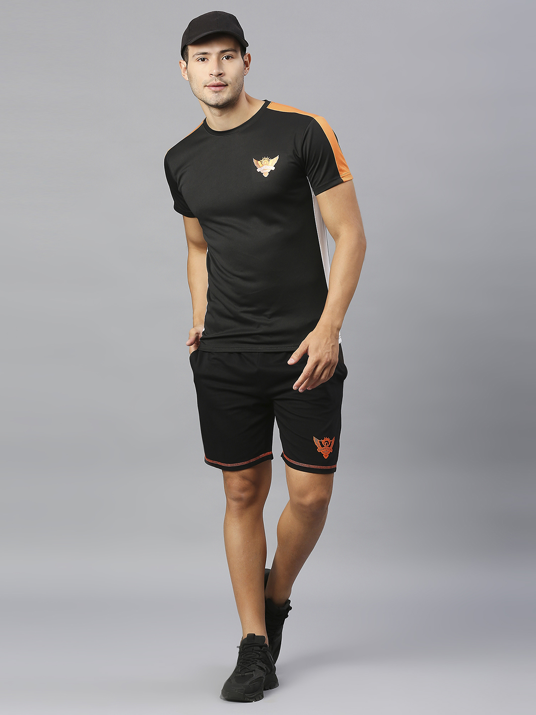 Sunrisers Hyderabad Men Black Solid Half Sleeves Round Neck Cotton T-Shirt (4)