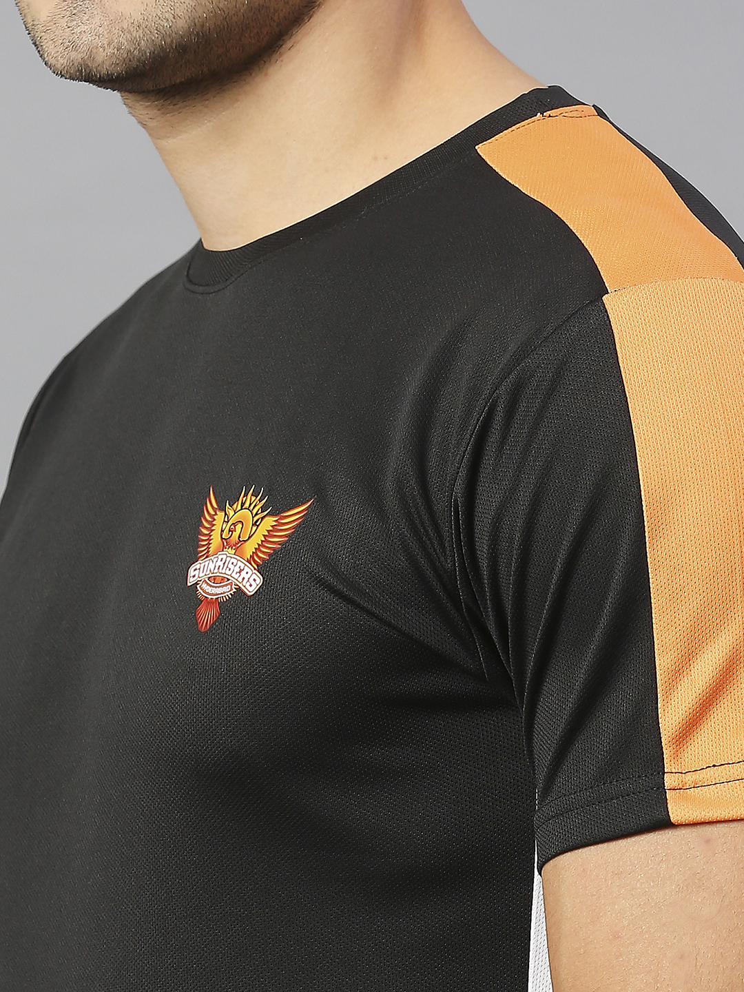 Sunrisers Hyderabad Men Black Solid Half Sleeves Round Neck Cotton T-Shirt (5)