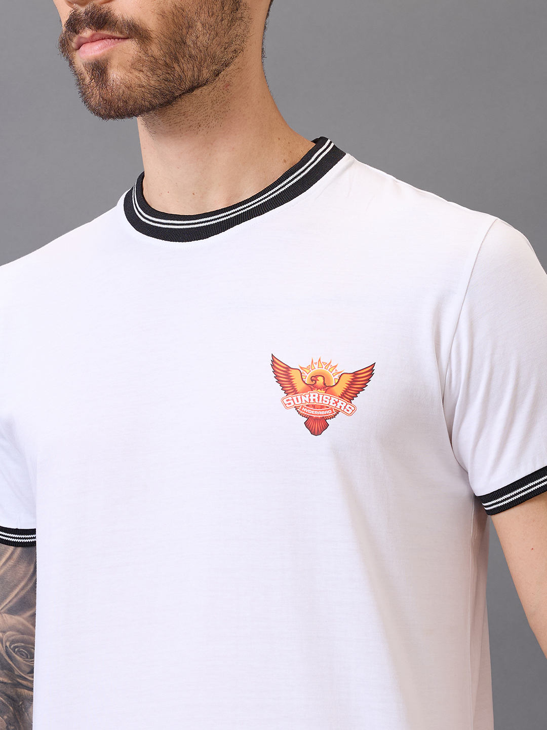 Sunrisers Hyderabad Men White Logo Printed Half Sleeves Round Neck Cotton T-Shirt (2)
