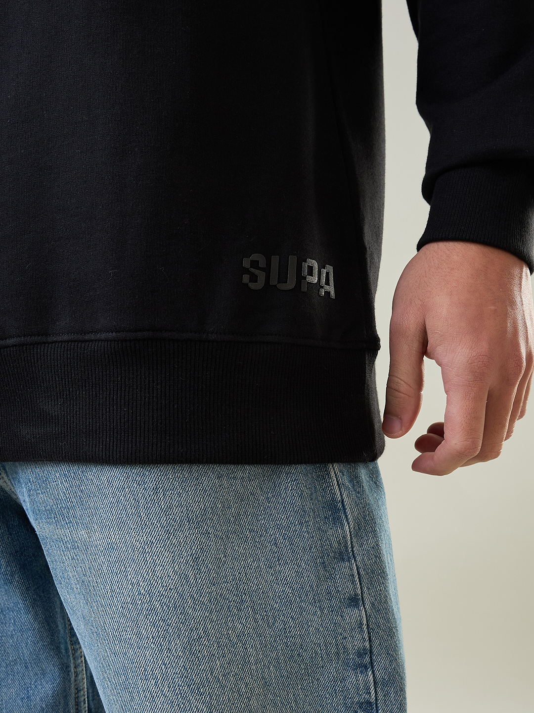 Supa Classic Black Sweatshirt (7)