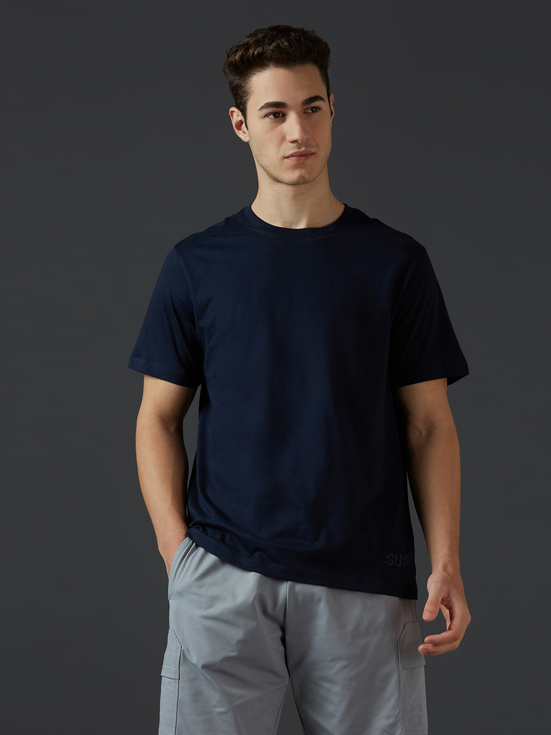 NAVY T-Shirt