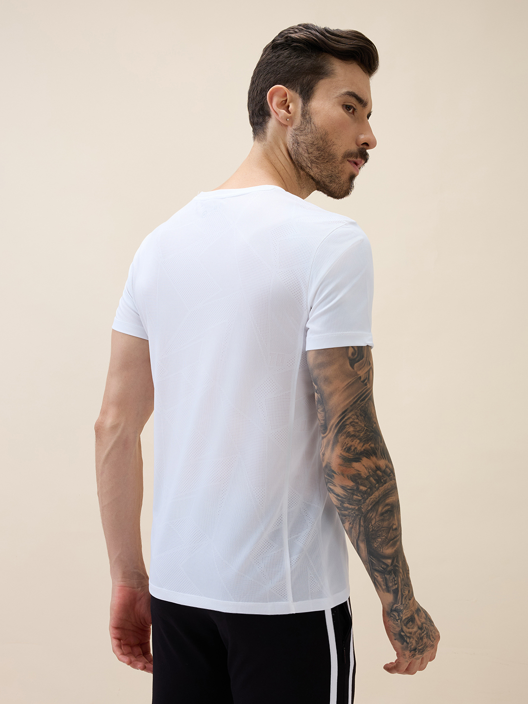 T10 AeroLite White Active T-Shirt for Men with Breathable Jacquard Microlite Fabric (2)