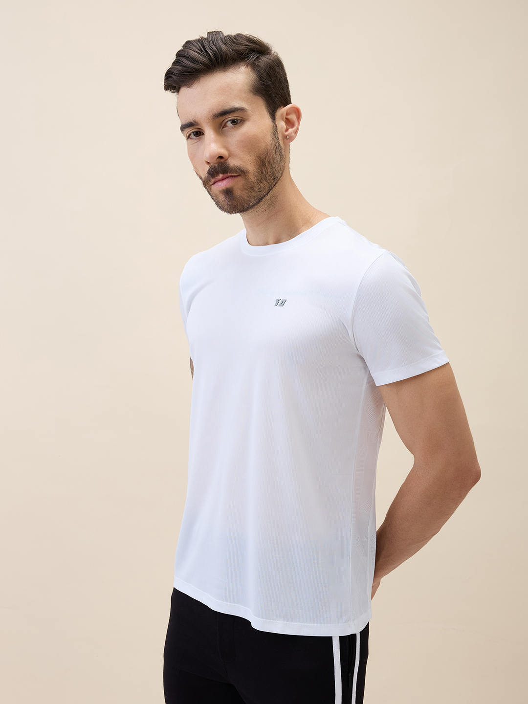 T10 AeroLite White Active T-Shirt for Men with Breathable Jacquard Microlite Fabric (3)