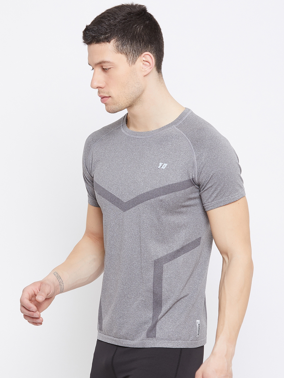 T10 Sports Seamless Jacquard Tee (2)