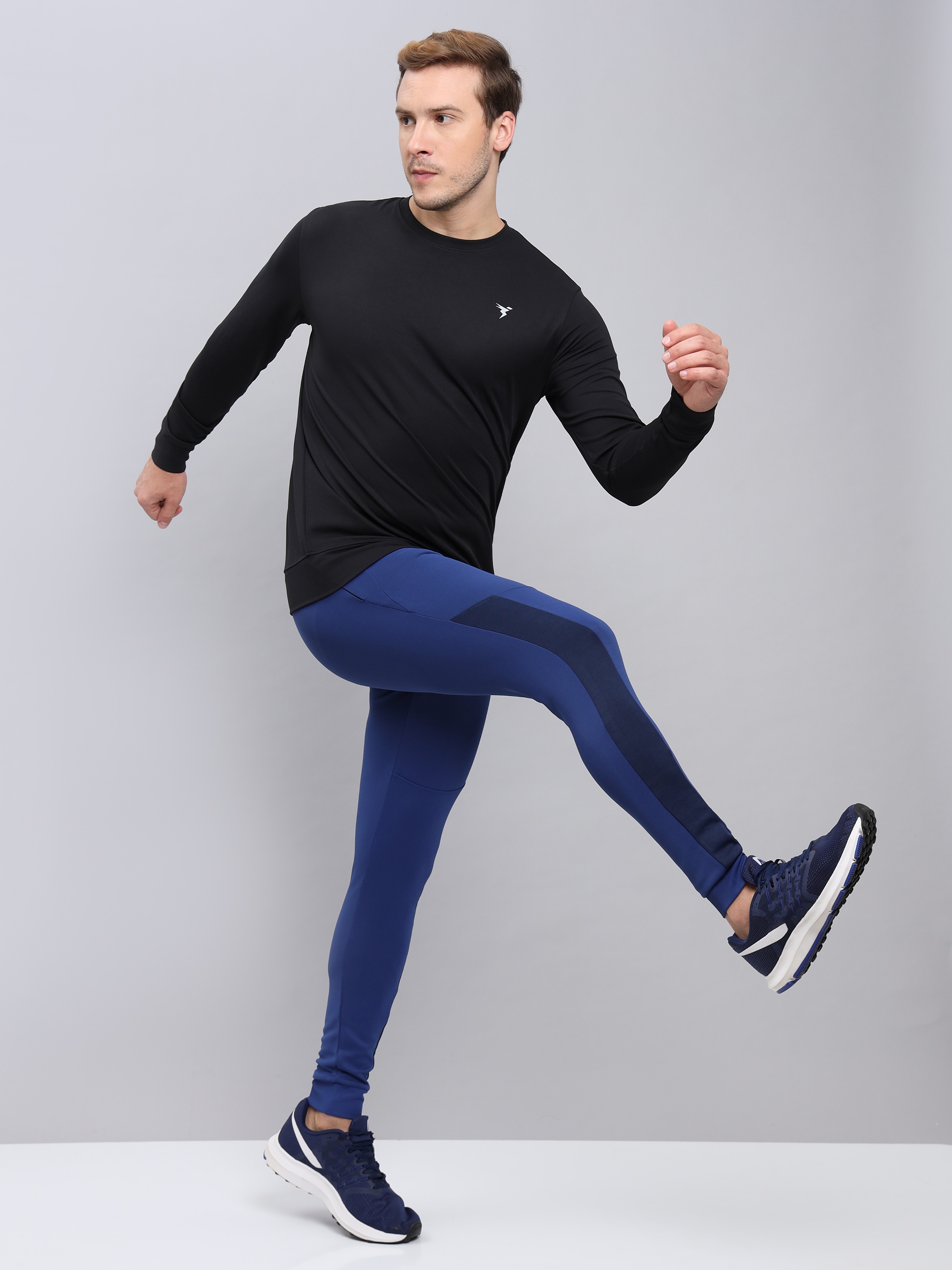 Technosport Men Black Solid Crewneck Long Sleeves Round Neck Sweatshirt (5)