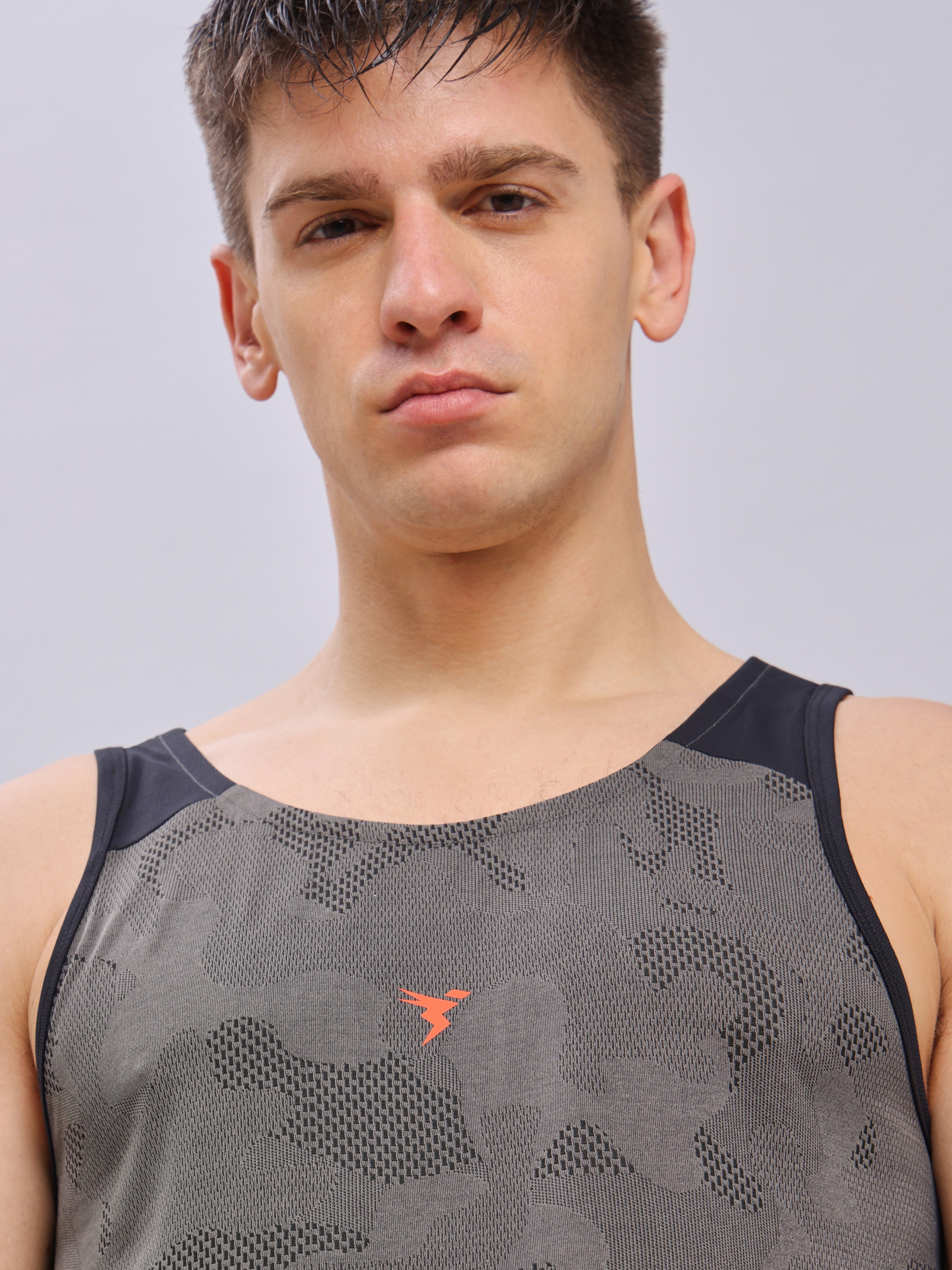 Technosport Men Carbon Melange Scoop Neck Sleeveless Polyester Innerwear Gym Vest (4)