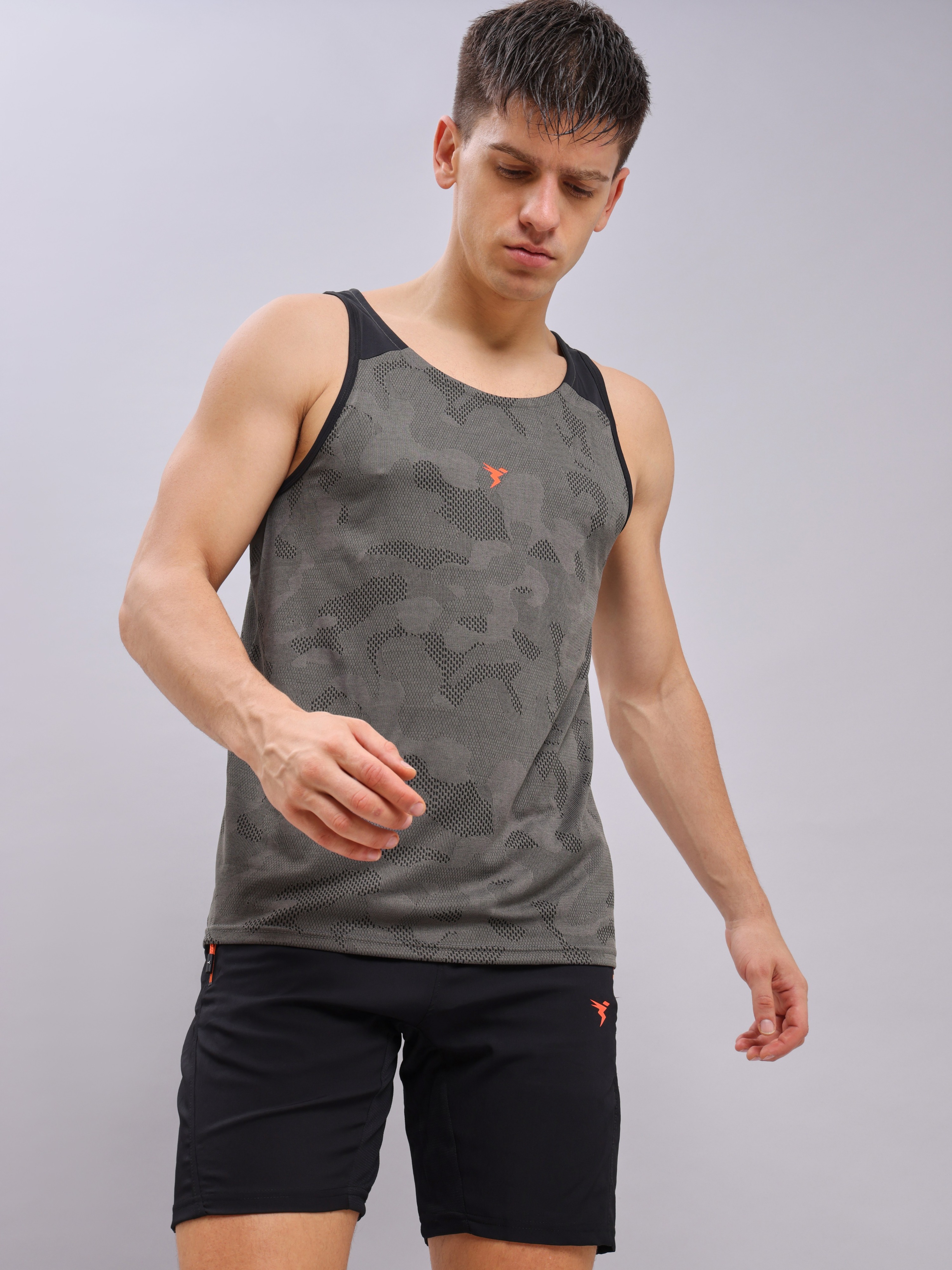 Technosport Men Carbon Melange Scoop Neck Sleeveless Polyester Innerwear Gym Vest (5)