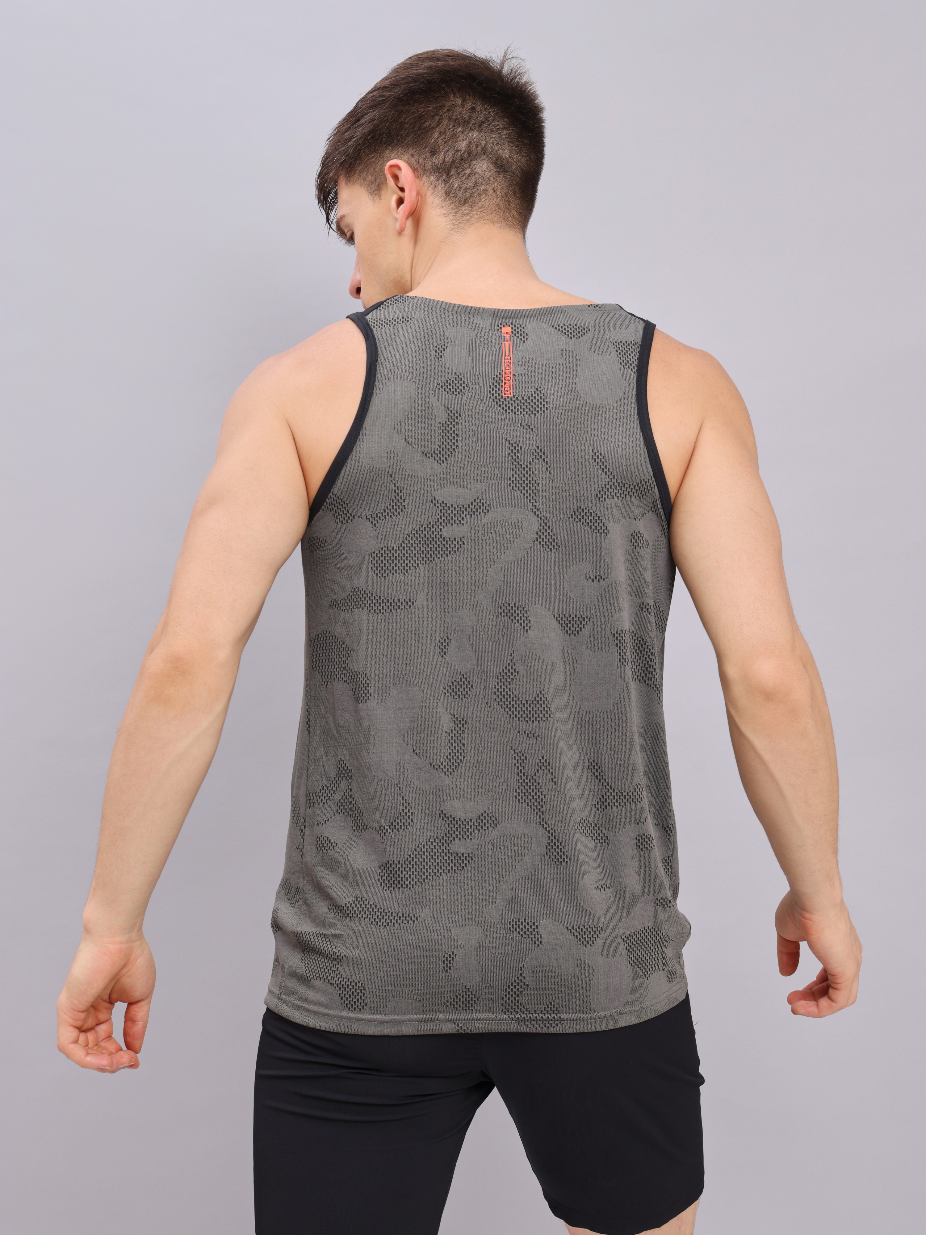 Technosport Men Carbon Melange Scoop Neck Sleeveless Polyester Innerwear Gym Vest (2)