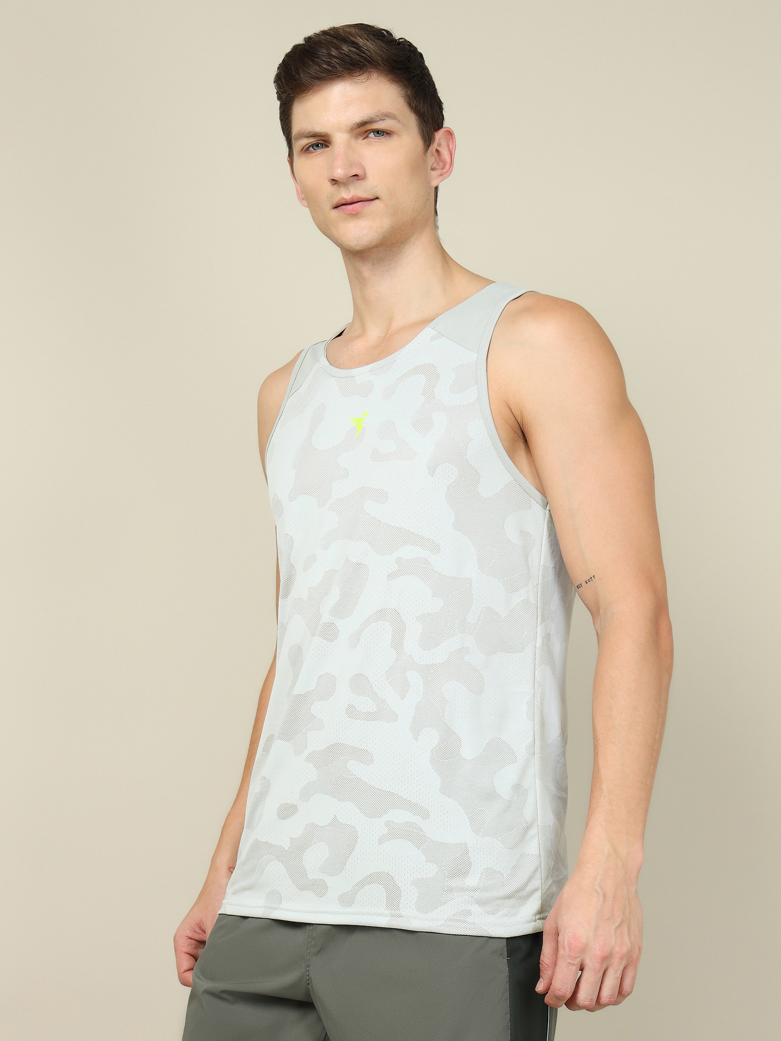 Technosport Men Grey Melange Scoop Neck Sleeveless Polyester Innerwear Gym Vest (3)