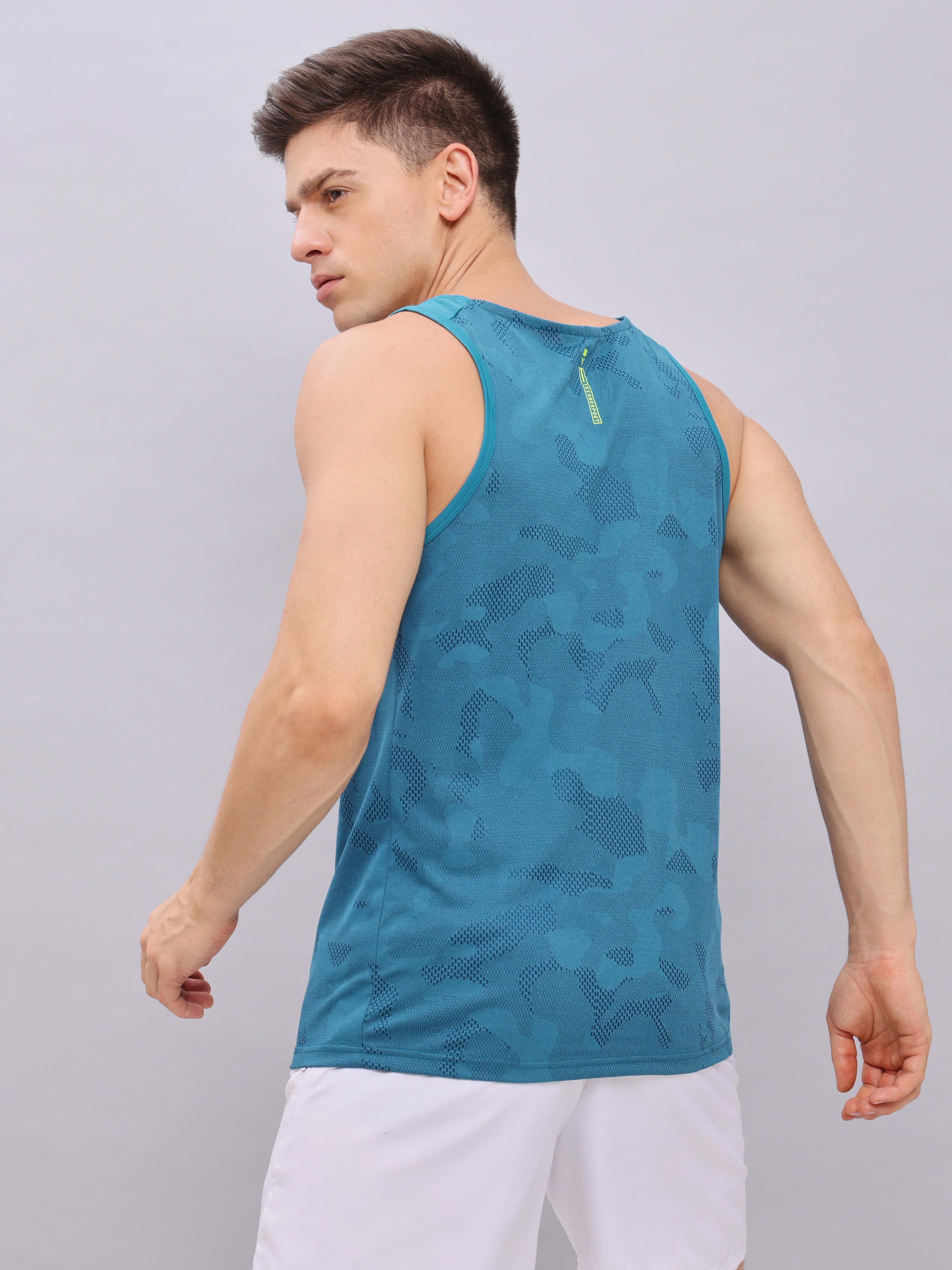 Technosport Men Teal Melange Scoop Neck Sleeveless Polyester Innwerwear Gym Vest (2)