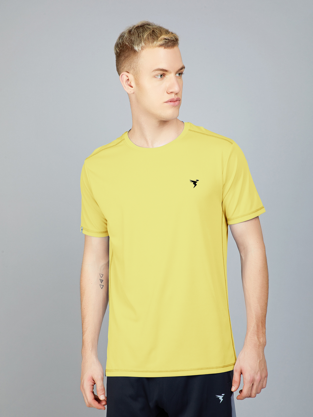 Technosport Men Wax Yellow Knitted active odour-free Crewneck Half Sleeve Solid T-Shirt (7)