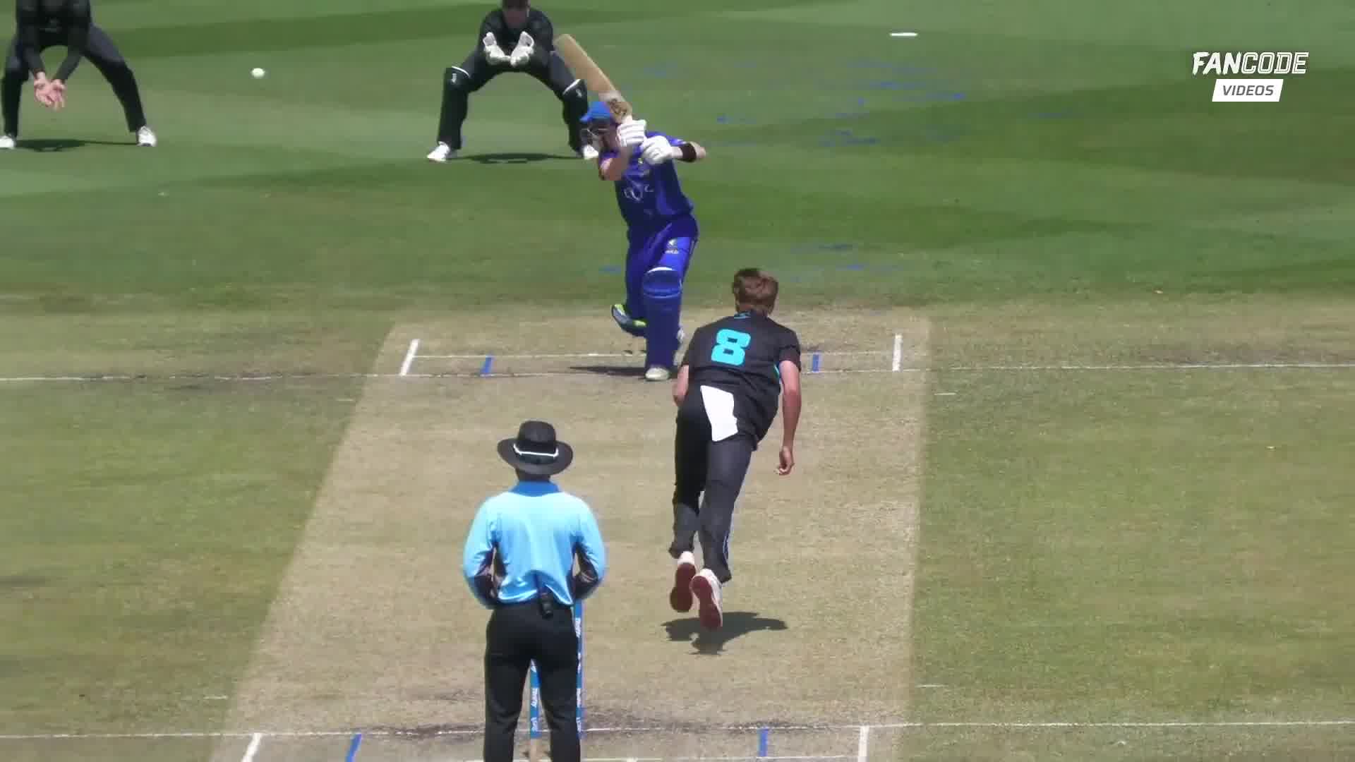 Campbell Thompson's 3 for 19 | Match 25