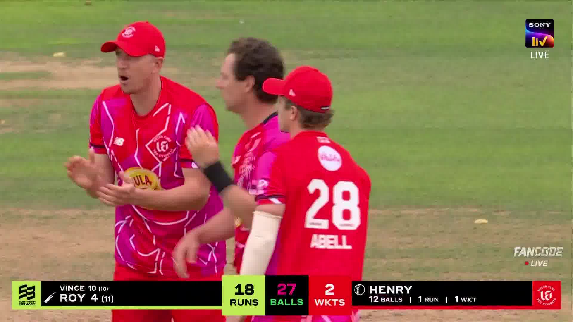 Wicket! Tom Takes A Sharp Catch, Jason Walks Back